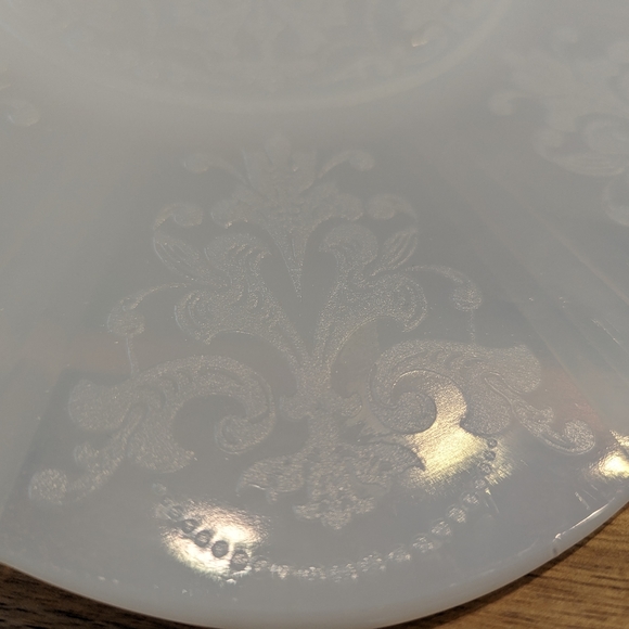 Vintage MacBeth Evans Monax Milk Depression Glass American Sweetheart Cake Plate - Picture 4 of 7